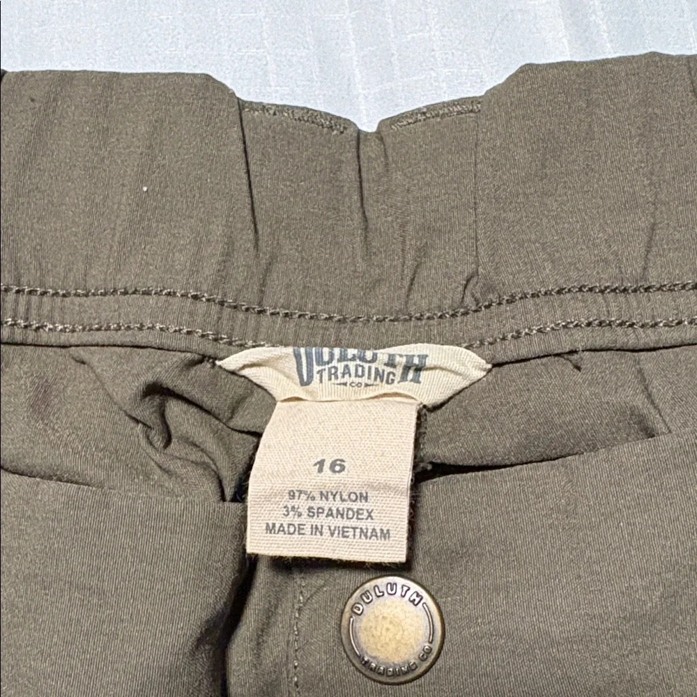 Duluth Trading Company Dry on the Fly shorts 7” inseam - Picture 4 of 4